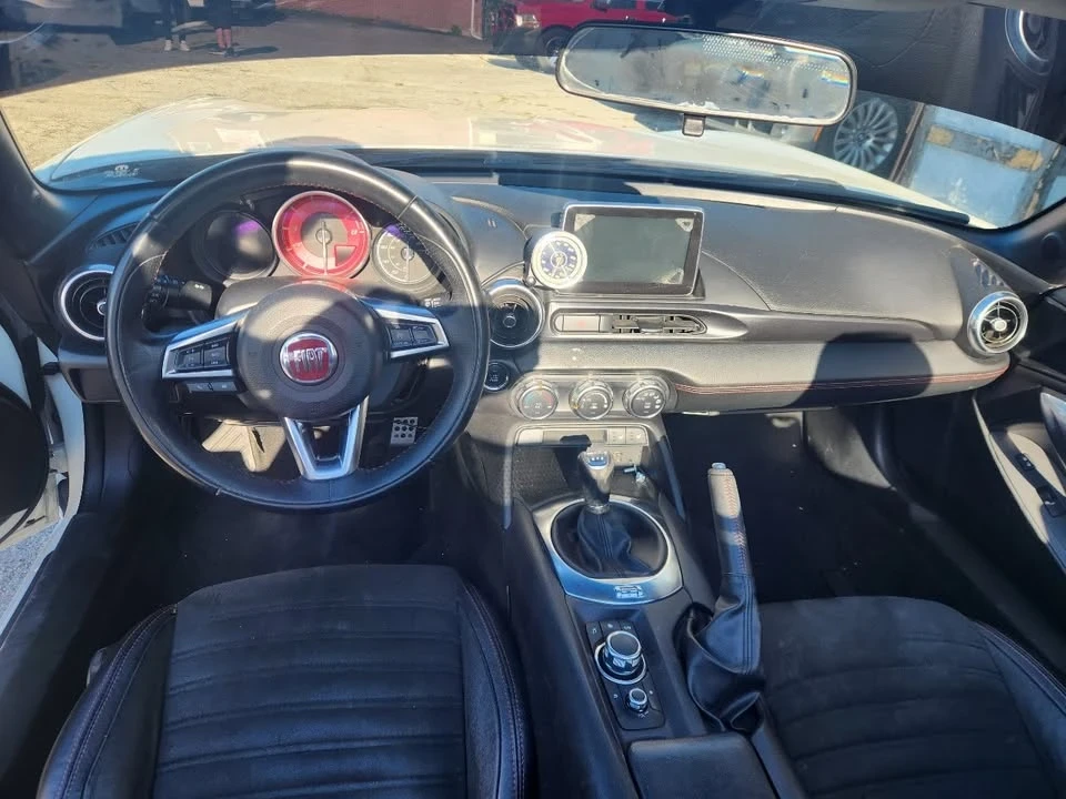 2017 Fiat 124 Spider - Image 10 of 17