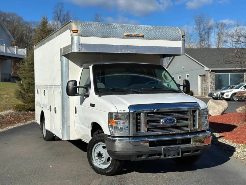 2017 Ford Econoline Van - Image 2 of 12