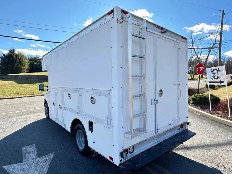 2017 Ford Econoline Van - Image 8 of 12