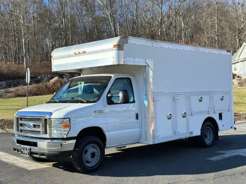 2017 Ford Econoline Van - Image 4 of 12