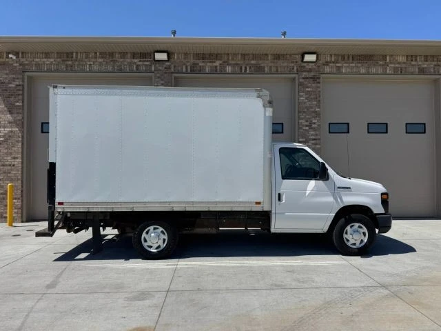 2017 Ford Econoline Van - Image 17 of 31