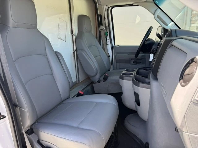 2017 Ford Econoline Van - Image 27 of 31
