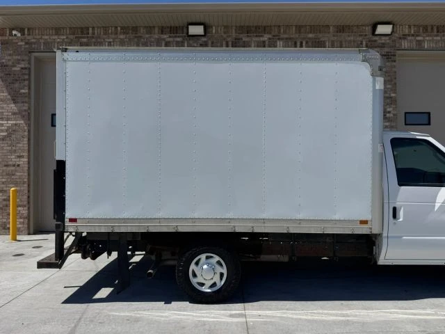 2017 Ford Econoline Van - Image 16 of 31
