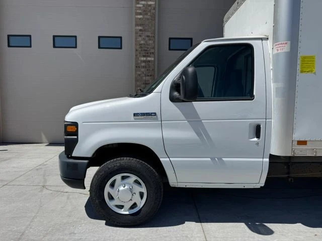 2017 Ford Econoline Van - Image 2 of 31