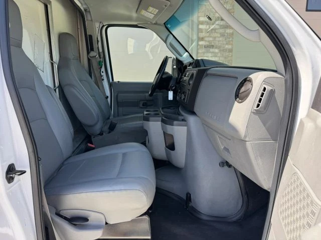 2017 Ford Econoline Van - Image 29 of 31