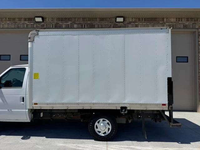 2017 Ford Econoline Van - Image 4 of 31
