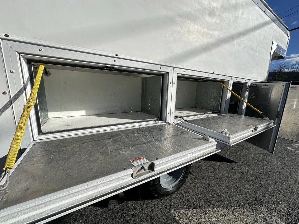 2017 Ford Econoline Van - Image 19 of 21