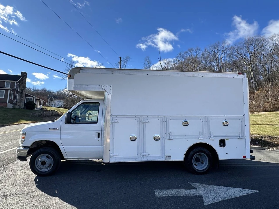 2017 Ford Econoline Van - Image 5 of 12
