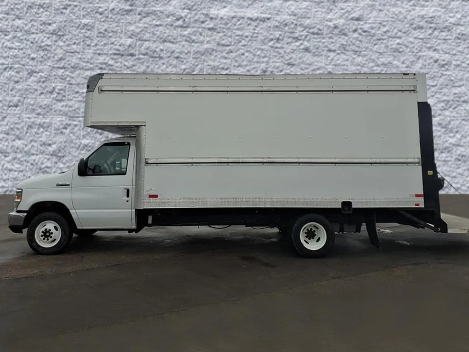 2017 Ford Econoline Van - Image 4 of 12