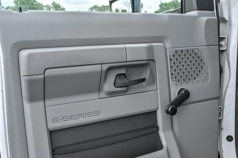 2017 Ford Econoline Van - Image 9 of 22