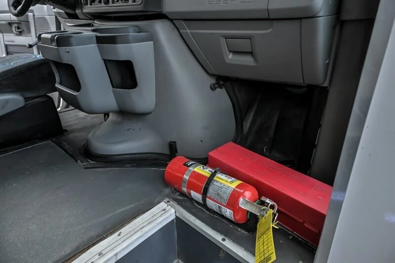 2017 Ford Econoline Van - Image 15 of 22