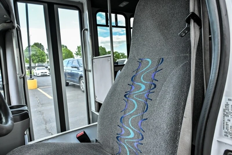 2017 Ford Econoline Van - Image 13 of 22