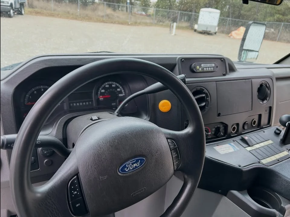 2017 Ford Econoline Van - Image 13 of 17