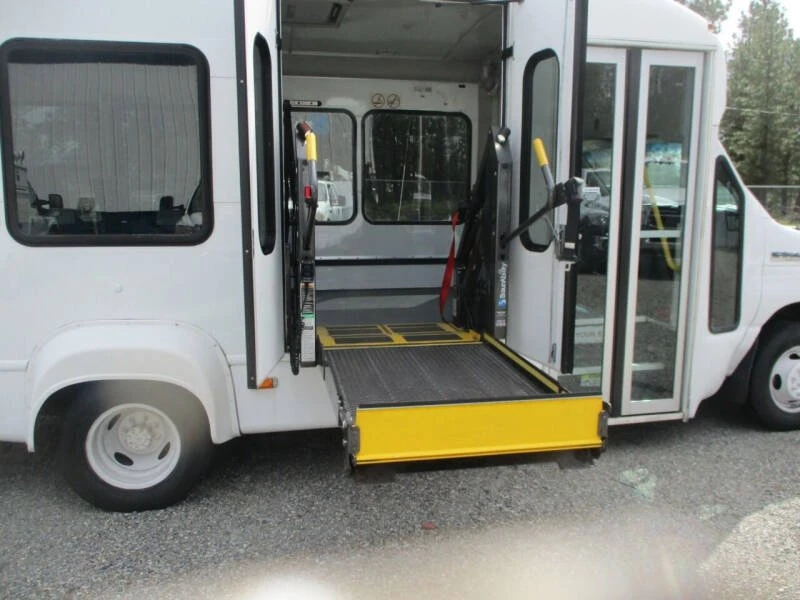 2017 Ford Econoline Van - Image 6 of 17