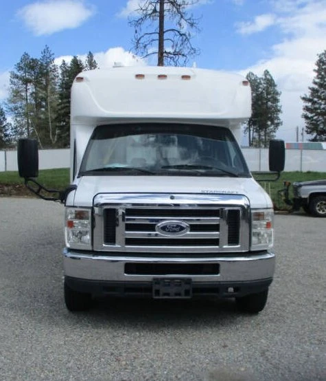 2017 Ford Econoline Van - Image 9 of 17