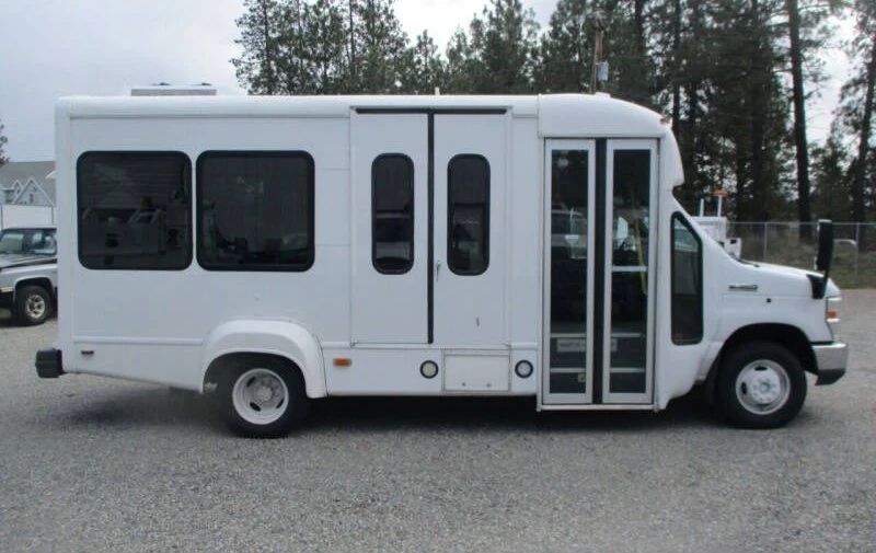 2017 Ford Econoline Van - Image 4 of 17