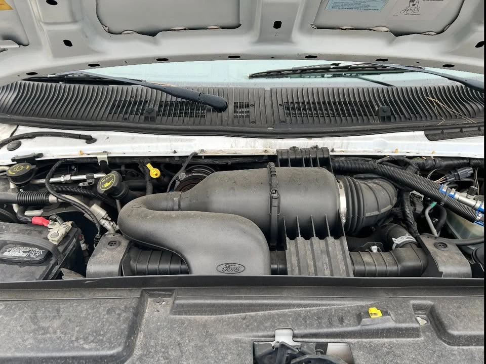 2017 Ford Econoline Van - Image 11 of 17