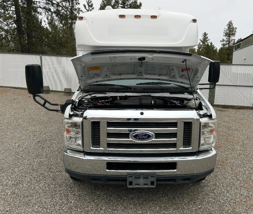 2017 Ford Econoline Van - Image 10 of 17