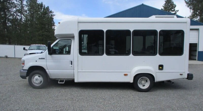2017 Ford Econoline Van - Image 2 of 17