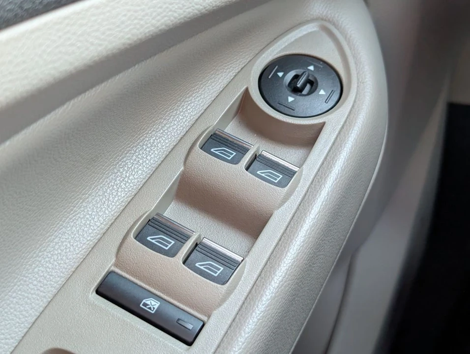 2017 Ford Escape - Image 12 of 21
