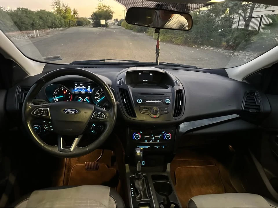 2017 Ford Escape - Image 9 of 12