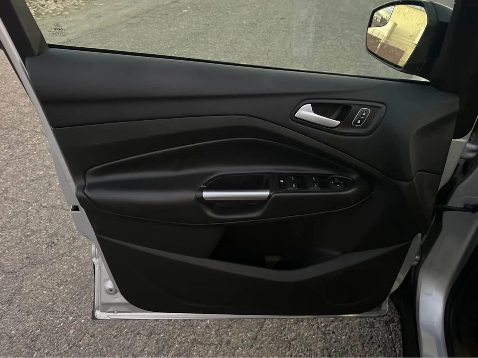 2017 Ford Escape - Image 8 of 12