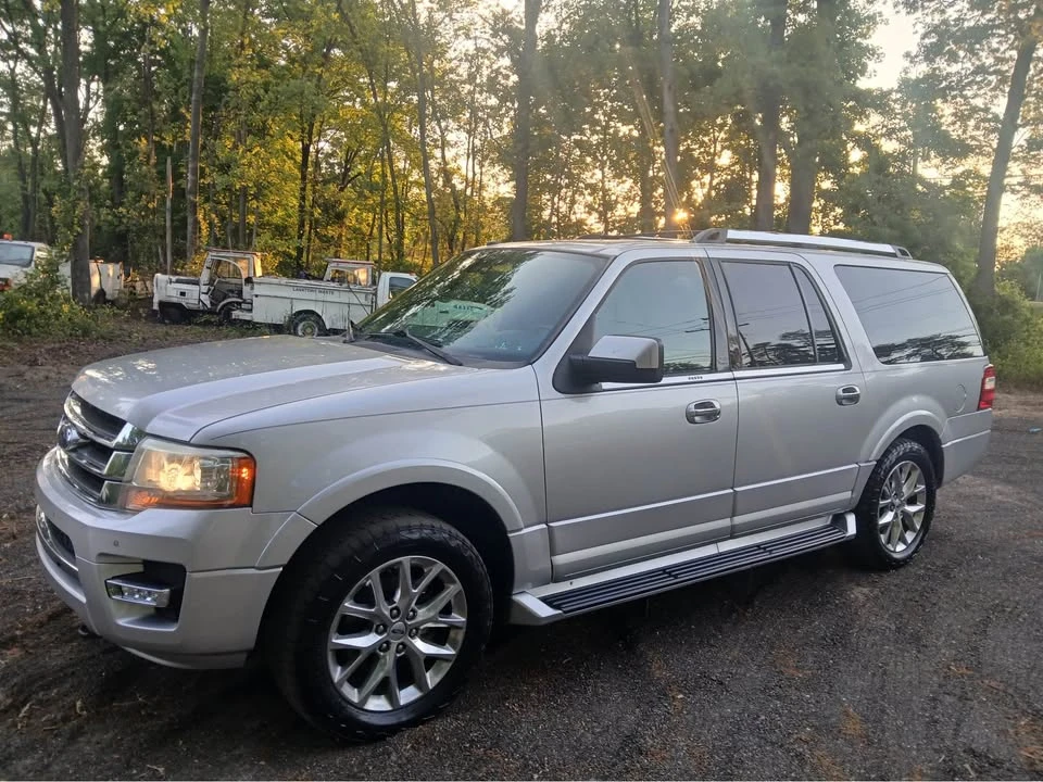 2017 Ford Expedition 3rd Gen - Image 3 of 13