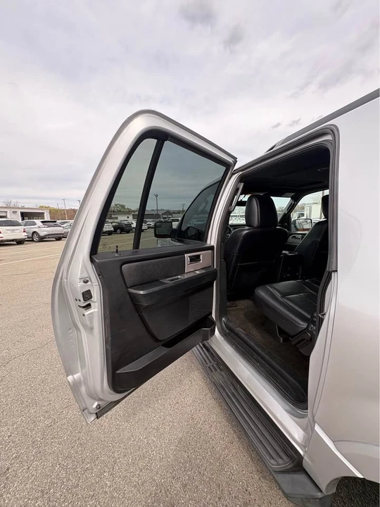 2017 Ford Expedition 3rd Gen - Image 8 of 17
