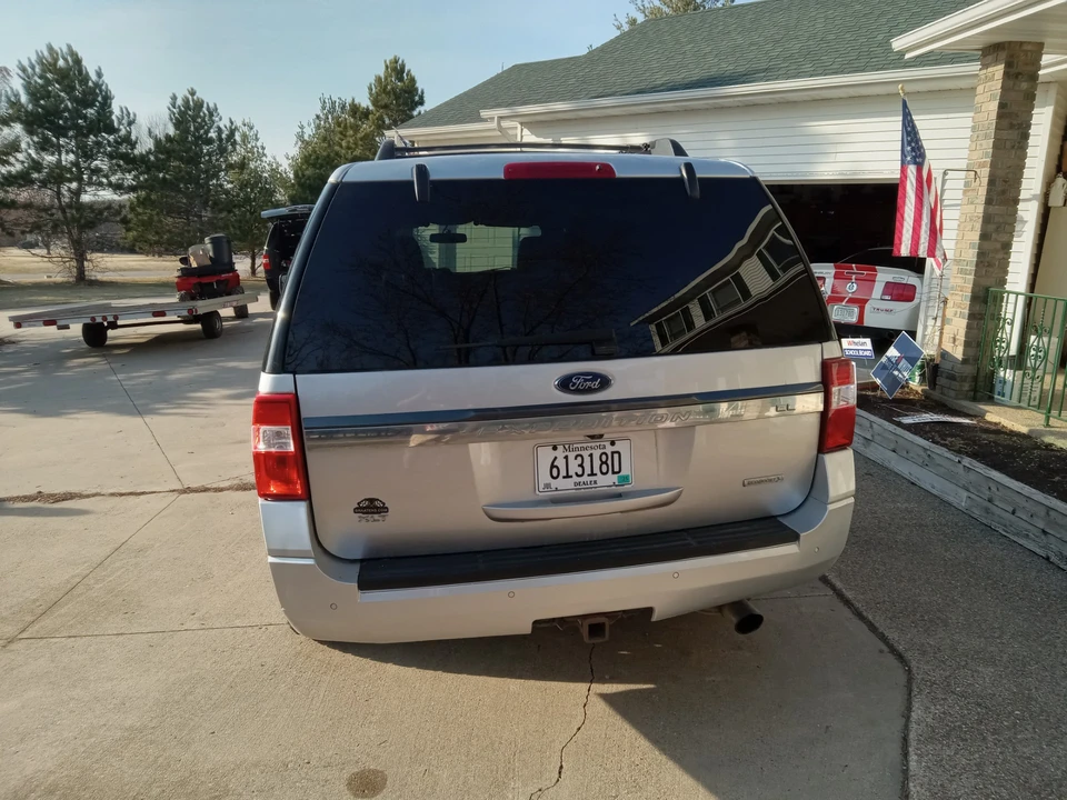 2017 Ford Expedition 3rd Gen - Image 3 of 14