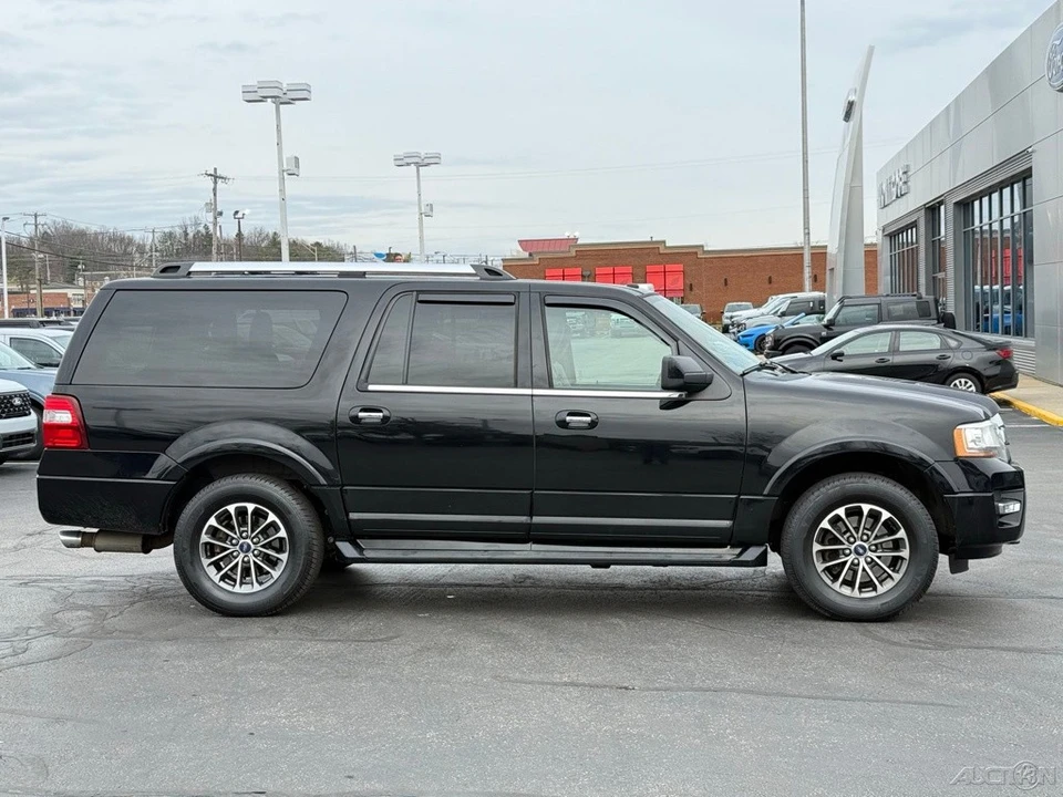 2017 Ford Expedition 3rd Gen - Image 2 of 12