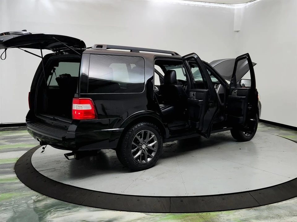 2017 Ford Expedition 3rd Gen - Image 11 of 12