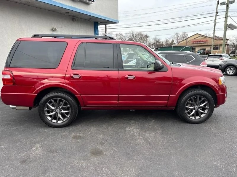 2017 Ford Expedition 3rd Gen - Image 8 of 12