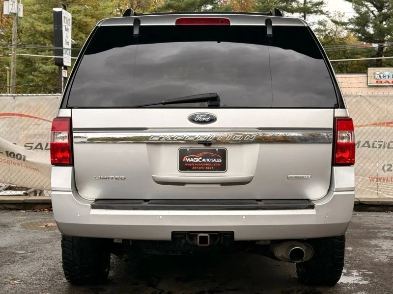 2017 Ford Expedition 3rd Gen - Image 10 of 12
