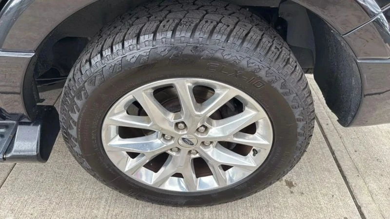 2017 Ford Expedition 3rd Gen - Image 9 of 12