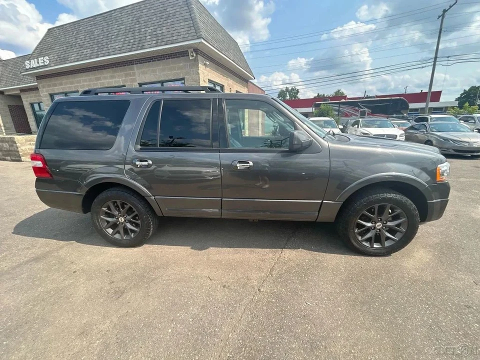 2017 Ford Expedition 3rd Gen - Image 3 of 12
