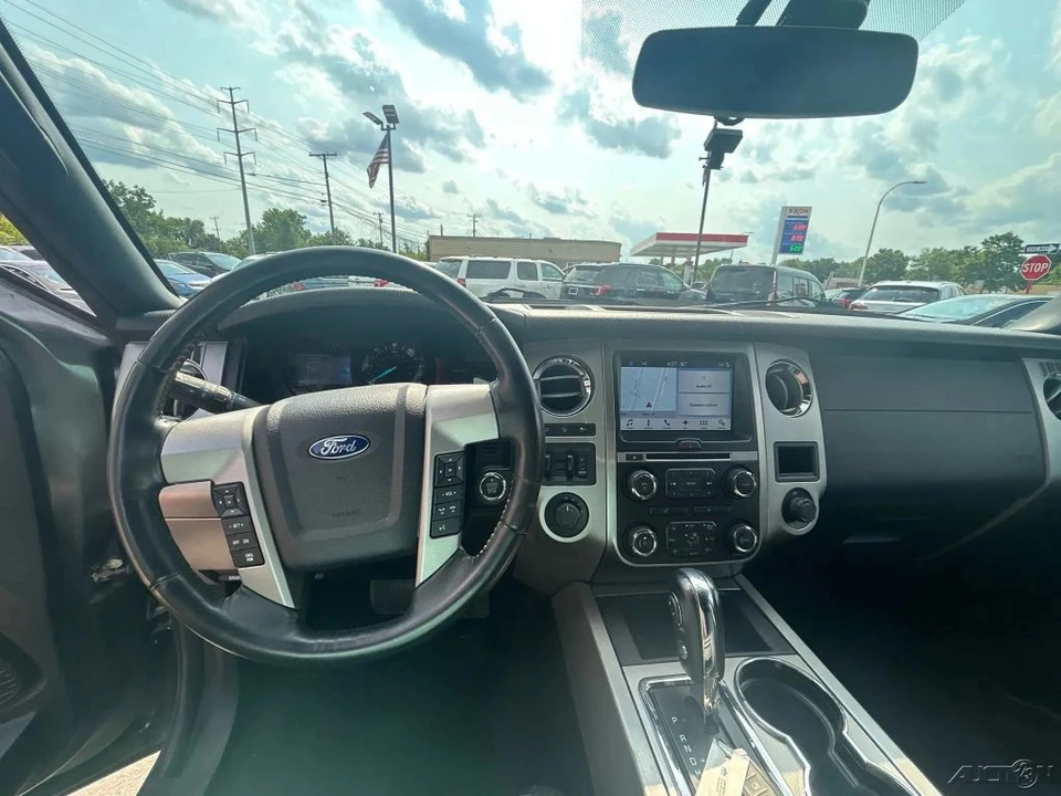 2017 Ford Expedition 3rd Gen - Image 18 of 21