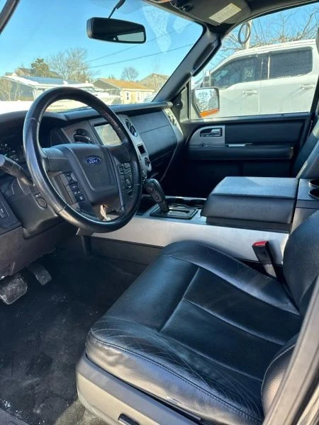 2017 Ford Expedition 3rd Gen - Image 9 of 12