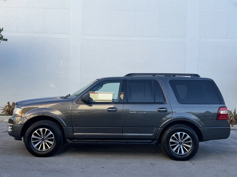 2017 Ford Expedition 3rd Gen - Image 2 of 21