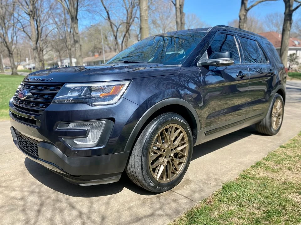 2017 Ford Explorer 5th Gen - Image 2 of 9