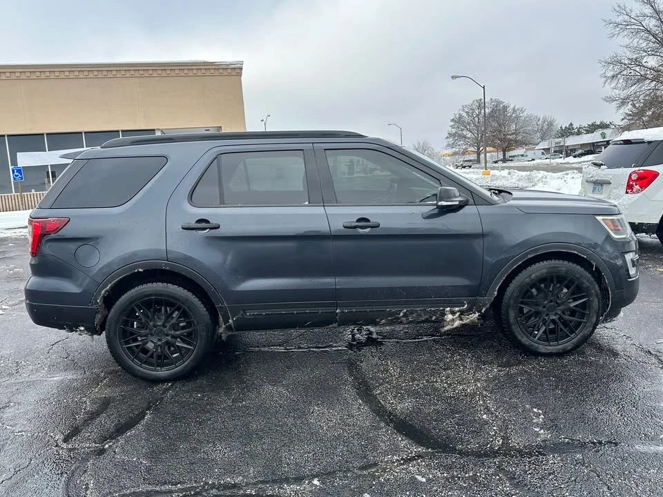 2017 Ford Explorer 5th Gen - Image 7 of 9
