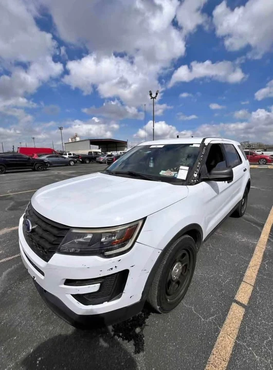 2017 Ford Explorer 5th Gen - Image 2 of 11