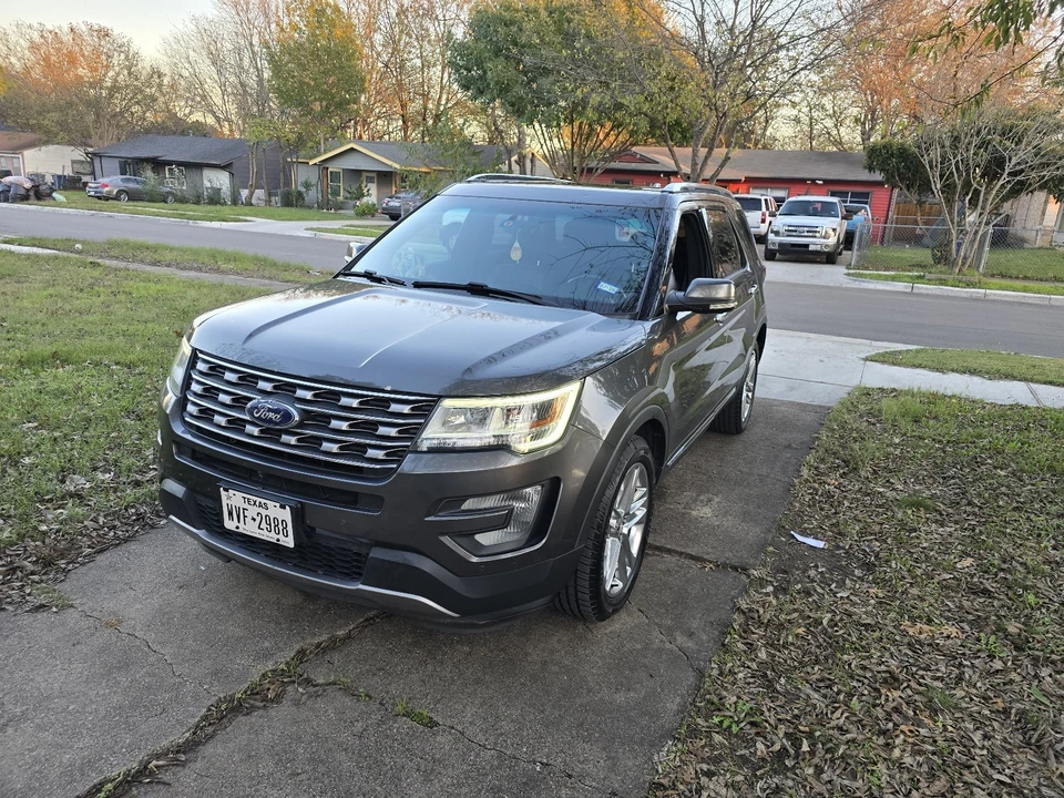 2017 Ford Explorer 5th Gen - Image 2 of 17