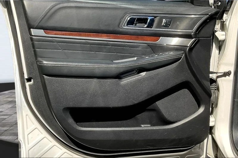 2017 Ford Explorer 5th Gen - Image 9 of 12
