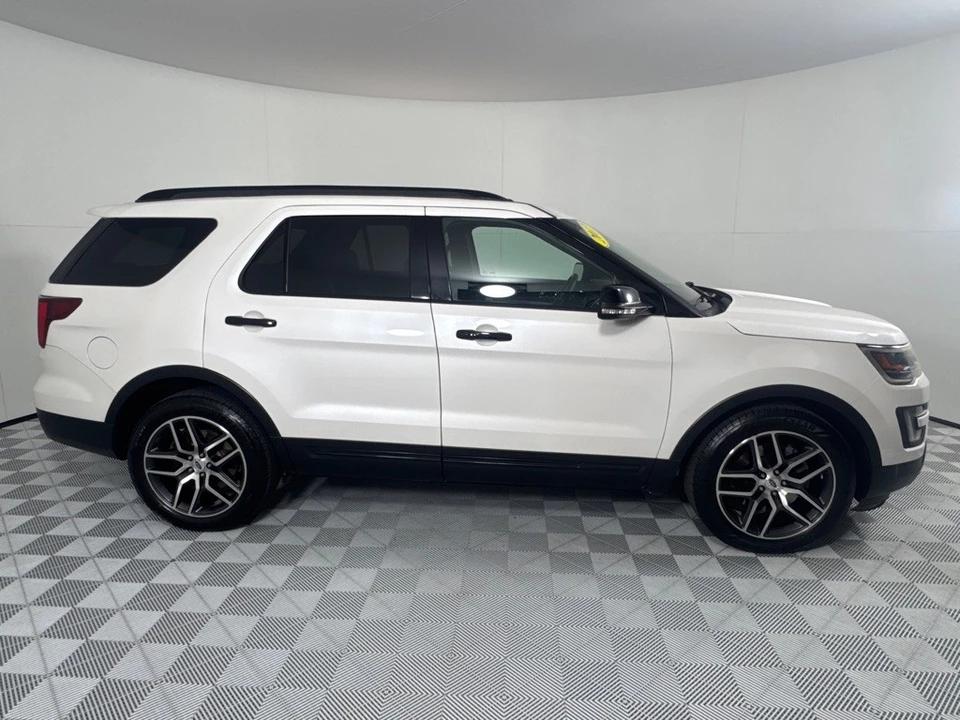 2017 Ford Explorer 5th Gen - Image 4 of 12