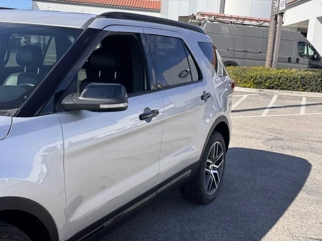 2017 Ford Explorer 5th Gen - Image 9 of 12