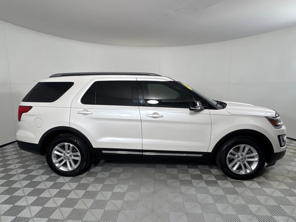 2017 Ford Explorer 5th Gen - Image 4 of 12