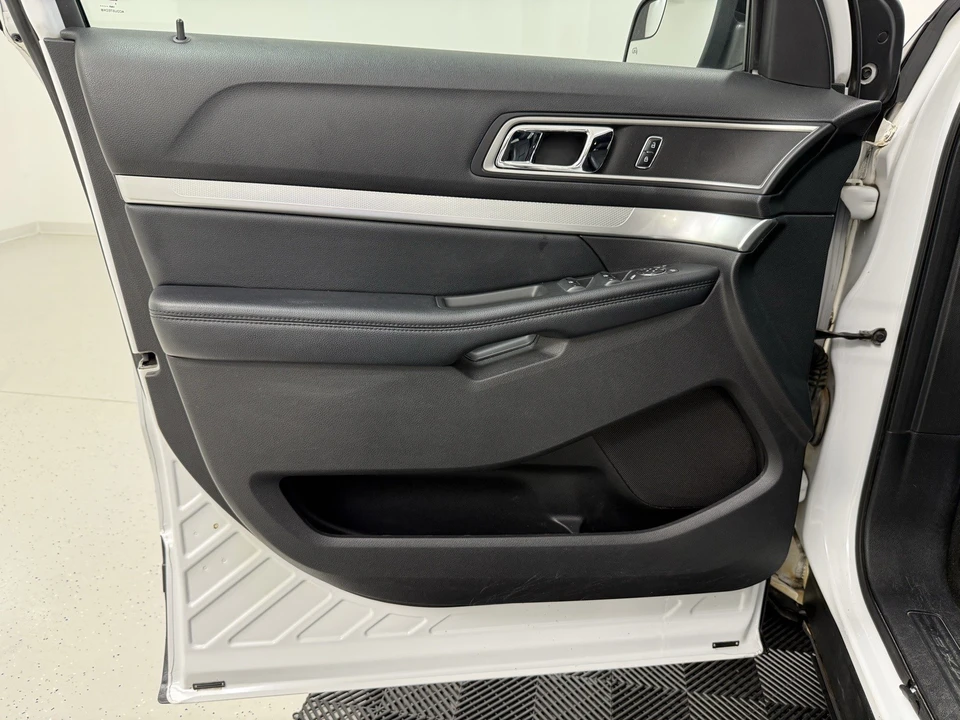 2017 Ford Explorer 5th Gen - Image 10 of 21