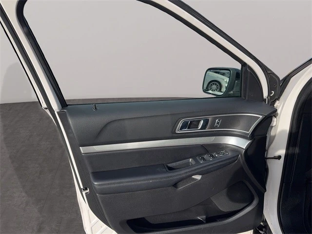2017 Ford Explorer 5th Gen - Image 11 of 21