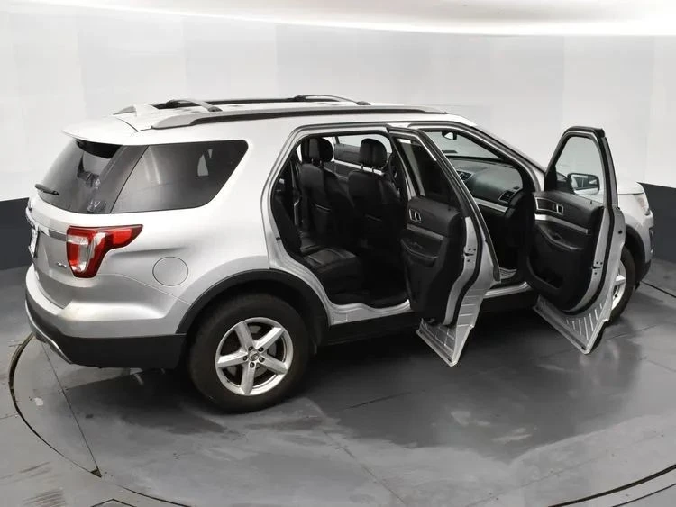 2017 Ford Explorer 5th Gen - Image 6 of 12