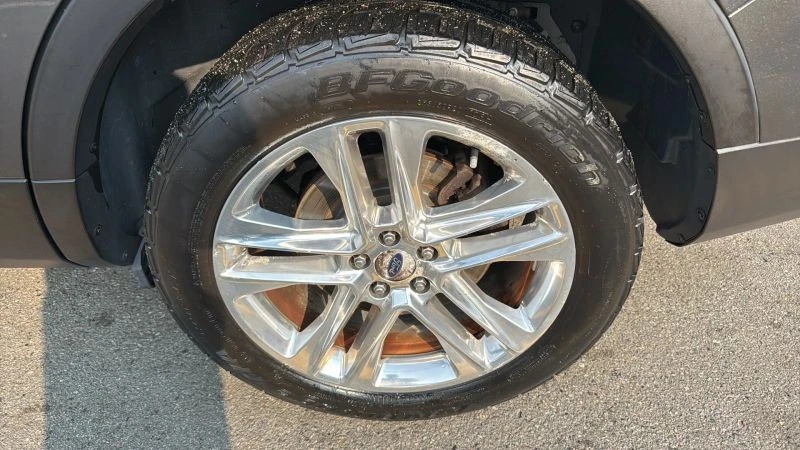 2017 Ford Explorer 5th Gen - Image 9 of 12
